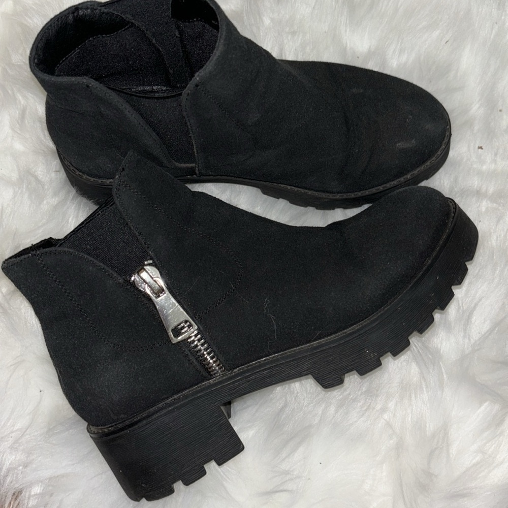 Women’s Black ankle boots size 9